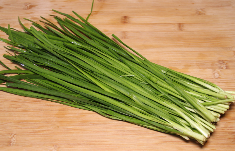 面条|翠意盎然：韭菜炒鸡蛋干，舌尖的香舞，入秋宜多吃才是