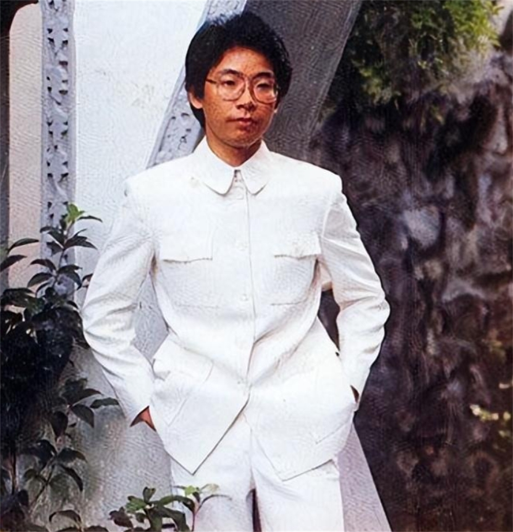 张明敏|爱国歌手张明敏：春晚一首歌被封杀14年，今子承父业继续“颂华”