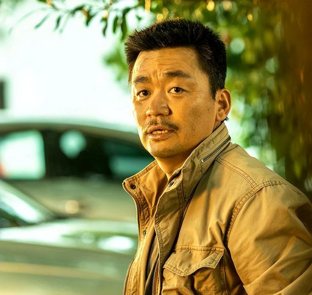 王宝强亲自前往救灾现场，虽然送的便宜货物，却获得所有人的尊重