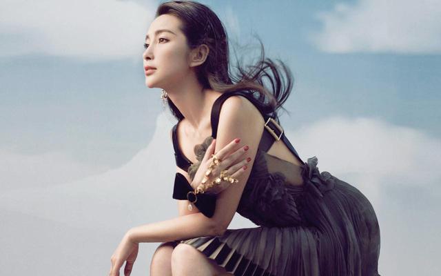 表面是娇滴滴小白花，实则都是“酒蒙子”，这几位女星太过于剽悍