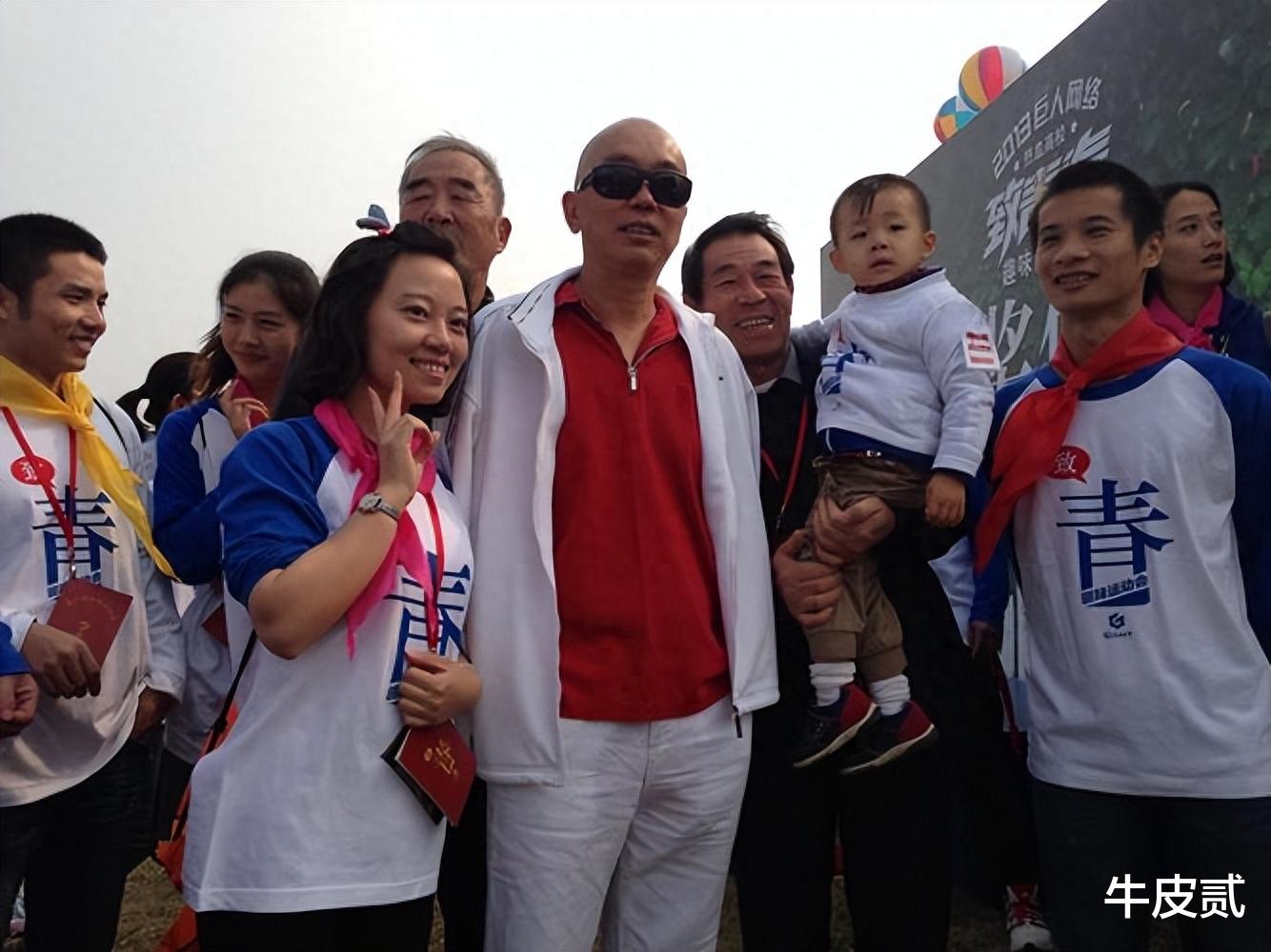 一觉醒来,娱乐圈爆出来三个大瓜