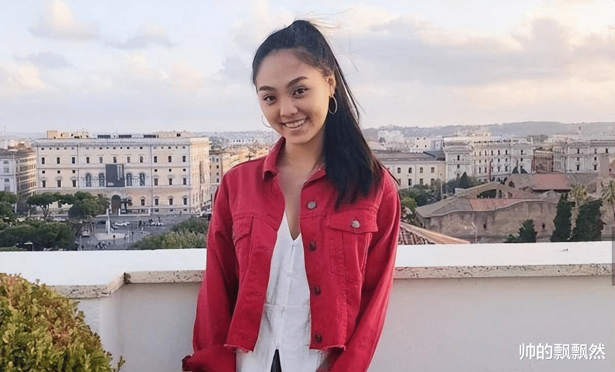 李连杰的女儿李思:在父母离婚的阴影里长大,35岁仍未婚