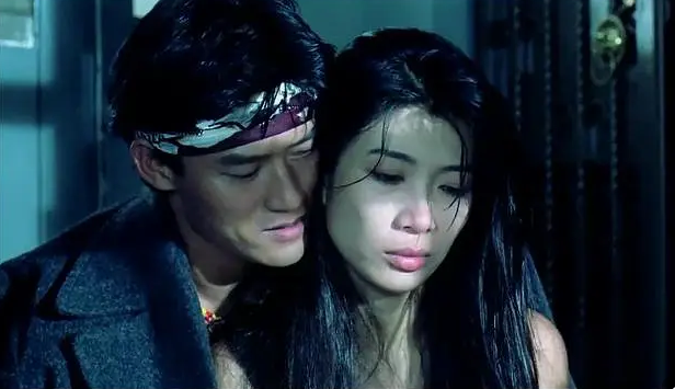 她,吻戏拍到嘴流血,用13个字回应和成龙的绯闻