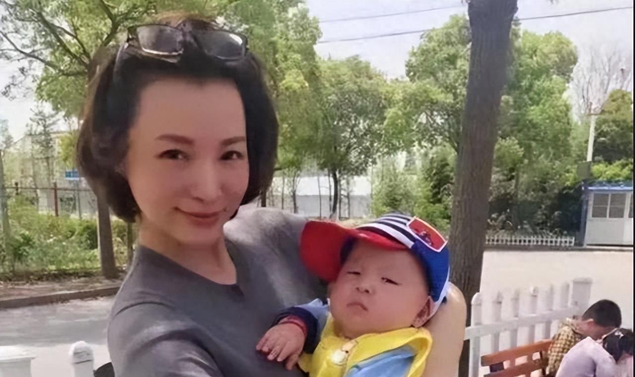 密春雷再被执行5亿总计12亿, 董卿:当初谈恋爱被利用了