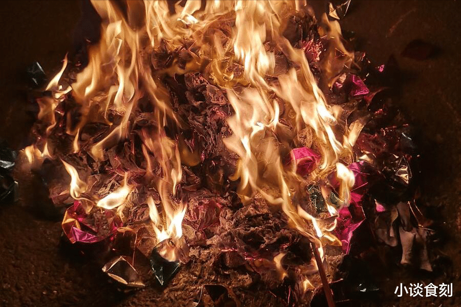 寒衣节|“上坟带4样，子孙辈辈富”，寒衣节祭祖，4样指啥？早知道早受益