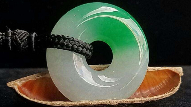翡翠|新买的翡翠有层蜡，要用热水煮过才能戴？