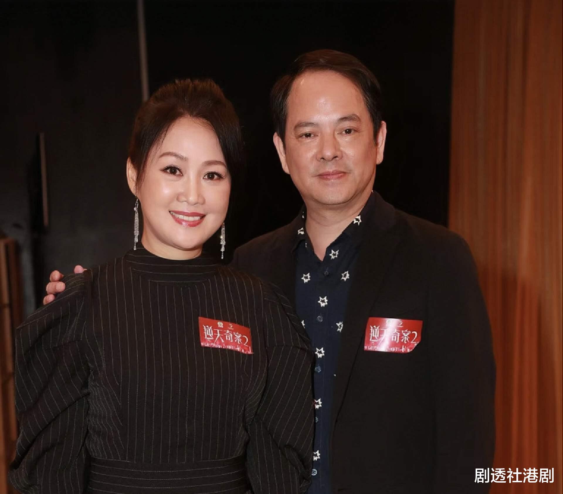 梁小冰|香港知名女星宣布复出拍剧，生图和自拍差距大，被调侃是“照骗”