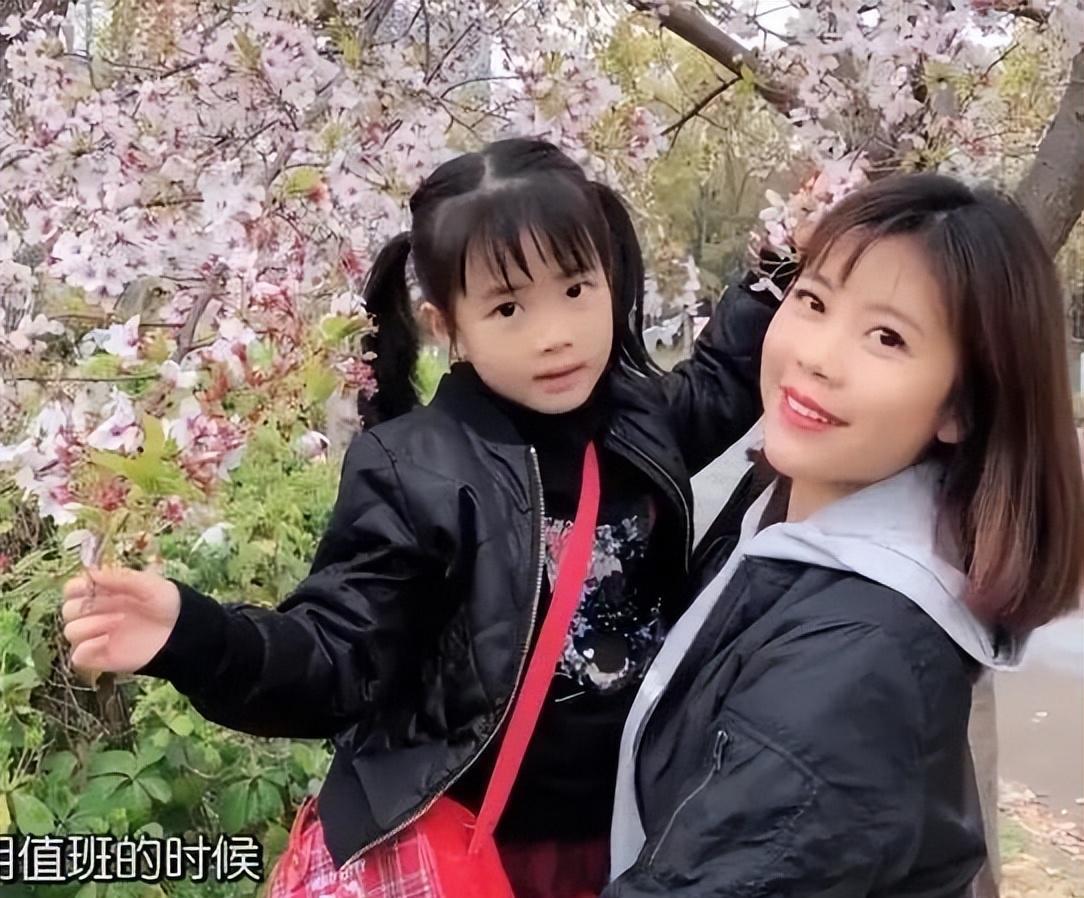 41岁的广东台女主持黎绮雯,相亲认识老公,结婚多年生有一女!