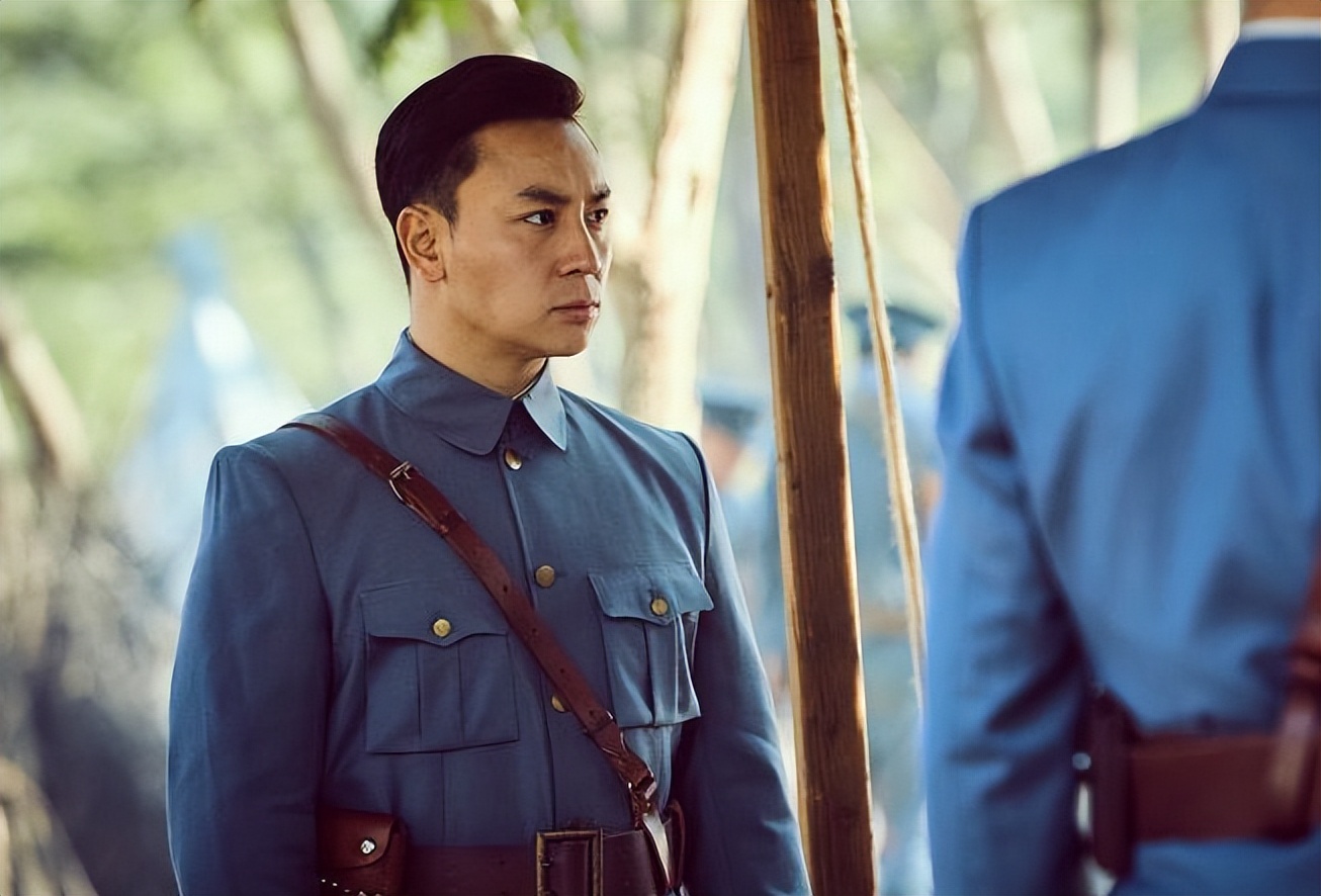 《上甘岭》央视播出，忍了欧豪演黄继光，真忍不了邱少云的扮演者