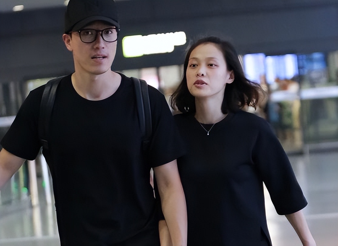 刘翔|刘翔和二婚妻子甜蜜现身！女方大长腿似少女，结婚6年仍不生娃