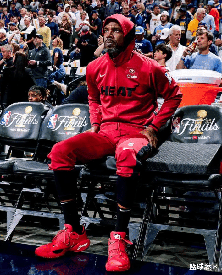 官宣!哈斯勒姆正式宣布退役,结束20年职业篮球生涯