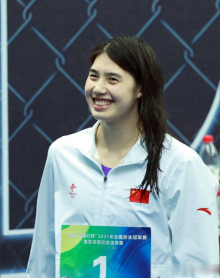 霍启山：嫂子我喜欢这个！郭晶晶：等着，嫂子给你要微信去