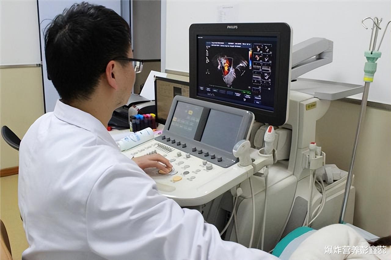 老人经常左侧卧睡觉，真的很危险？很多人未曾注意到，要知晓