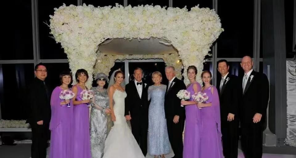 李玟人走茶凉？当年婚宴众星云集盛况不再，出殡仅三俩好友出席