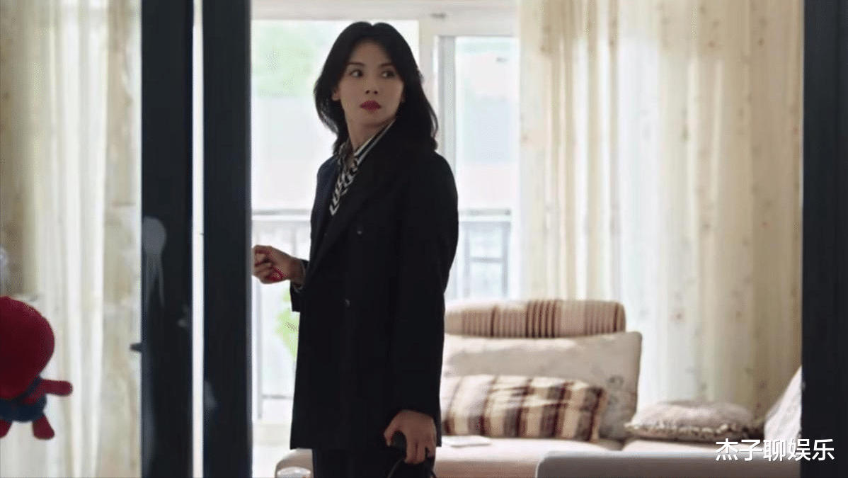 没想到8月刚到，45岁刘涛就以这种方式翻车了，可怜刘宇宁受连累