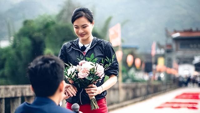 “郭晶晶好闺蜜”吴敏霞:拒绝霍启山后,转头嫁给了一个普通男人