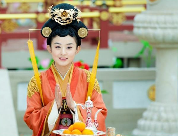 揭秘赵丽颖的娱乐圈生涯:从坐台小姐到成功女演员