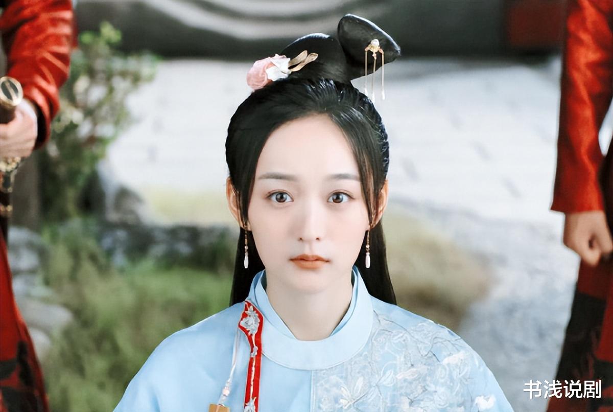 《岁岁青莲》逆风翻盘，躲过了何泓姗，却对40岁黄圣依挪不开眼！