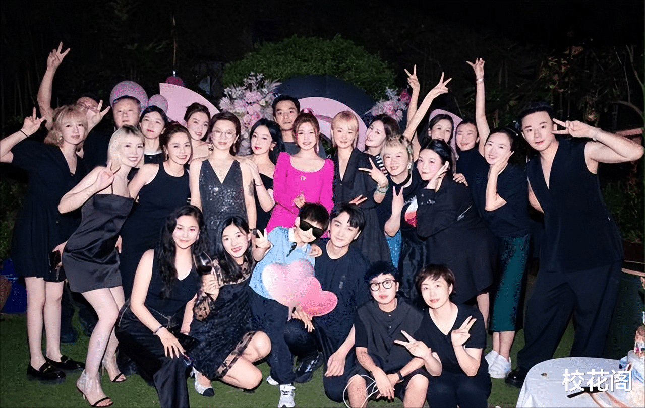 陈妍希|陈晓为陈妍希庆生，只顾照看儿子，全程没笑脸，2人关系再引争议