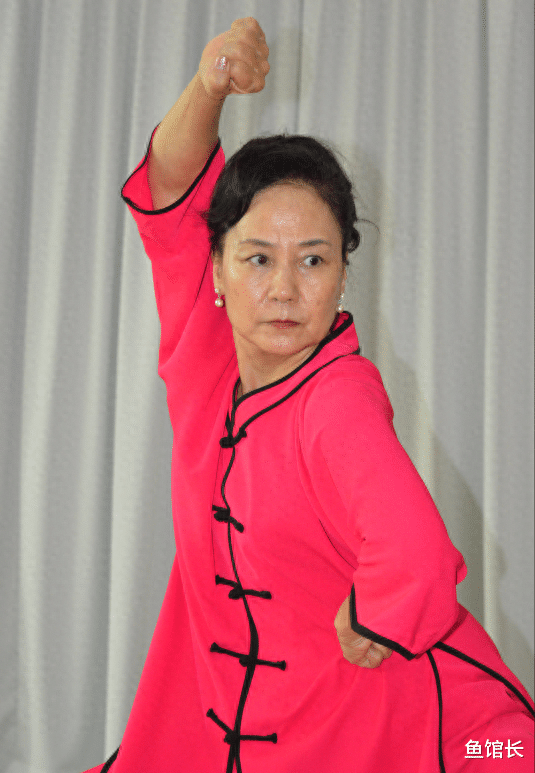 内地80年代功夫女星现状，有人成亿万富豪，有人曾锒铛入狱