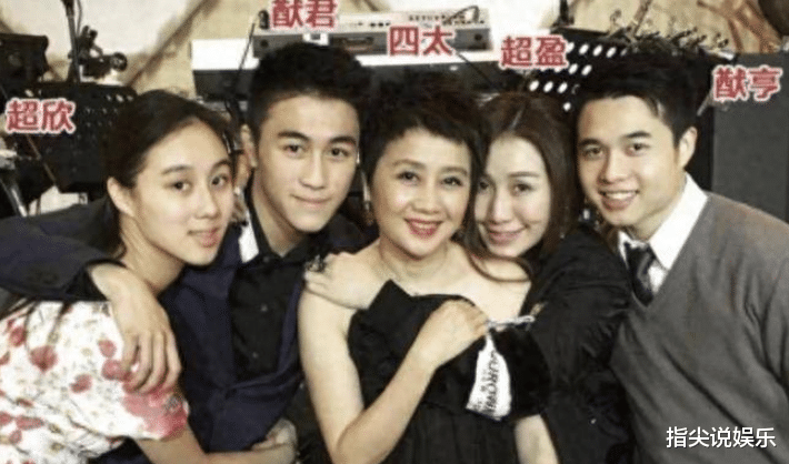 曝霍启刚亲弟和24岁何超欣联姻,霍震霆奖励10亿,曝初恋跳楼自杀