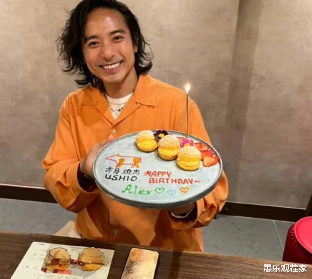 叶倩文|叶倩文为继子庆生,满头白发气质优雅,夫妻已定居广州住上亿别墅