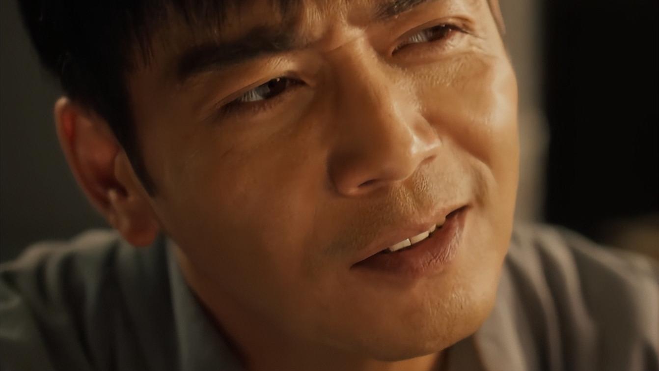 收手吧杨烁！别折磨观众眼睛了，40岁混进央视演少年，雷人又无脑