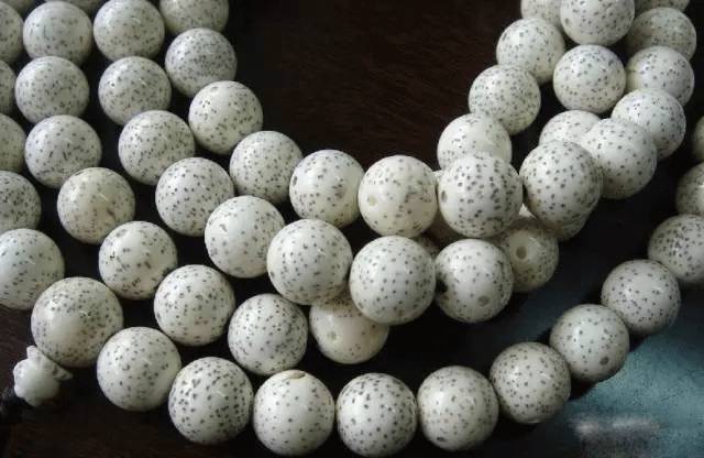 这几种一眼假的手串，尽量就别带出去了。