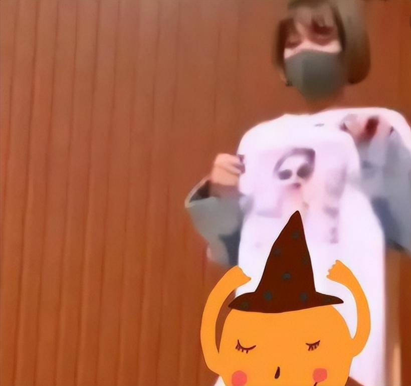 许静婉|\抖音一姐\莉哥旧历史被扒!昔日床照曝光! 网友: 尺度堪比\黑森林\