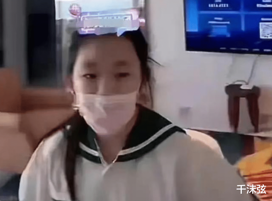 汪小菲晒9岁女儿真容，邋遢驼背、眼神怯懦，大S被批当妈不称职