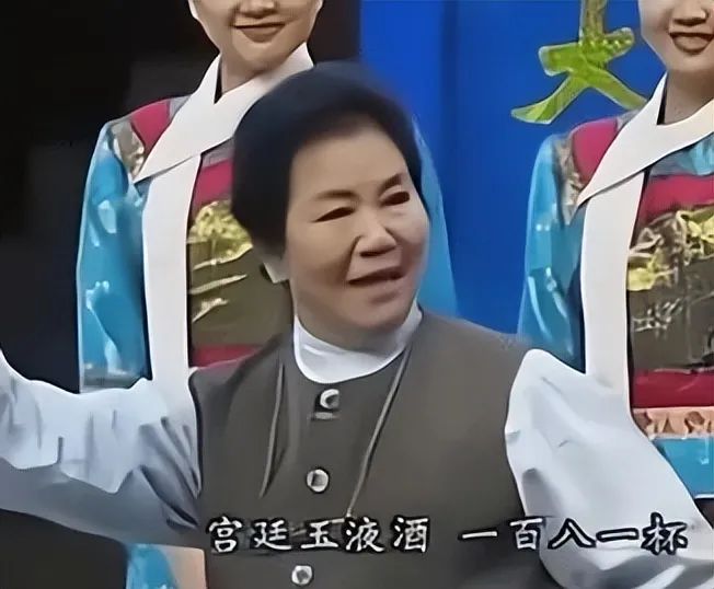 她,春晚一句台词识破潜伏间谍,如今去世23年,仍有人发文缅怀