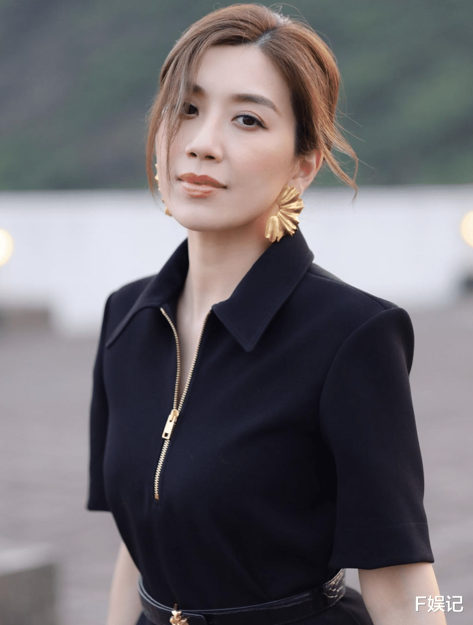 舞台剧|胡定欣姚子羚李施嬅探班黄智雯舞台剧开心合影 被传约满TVB将离巢