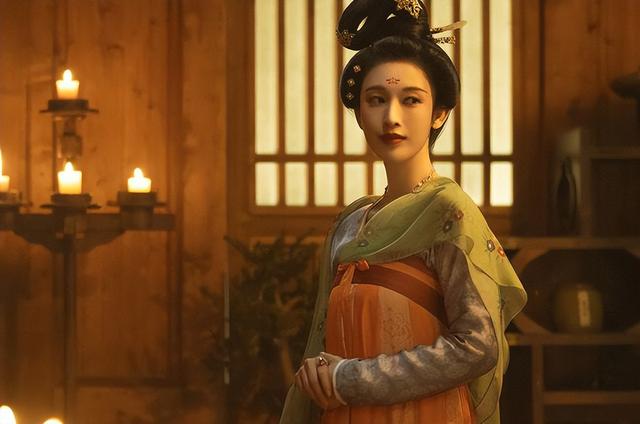 林芳兵|尖嘴猴腮别硬演唐朝美人，这4位女星的扮相，像是从画中走出来