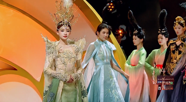 口红 金鹰奖开幕式！孙怡胜似“金鹰女神”，汪涵“欧巴刘海”太油腻