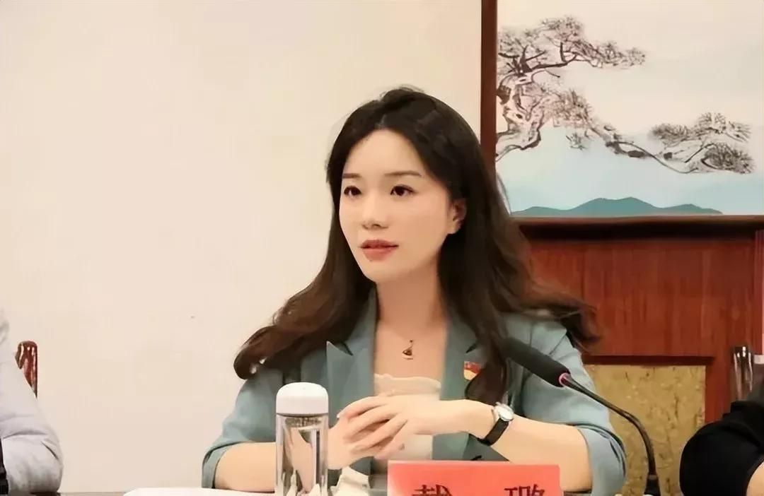 |小戴现任老公行事果断,开始挂出婚房出售,又疑似发布视频