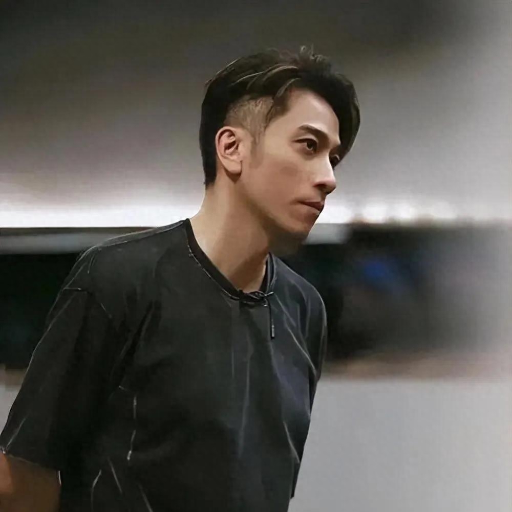 演艺圈公认海王，出道20年多段感情史，今44岁疑官宣恋情，祝福！