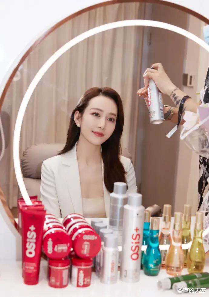 王鸥|以怀孕硬逼?王鸥倒贴德云社何九华,赔了婚戒又折兵?