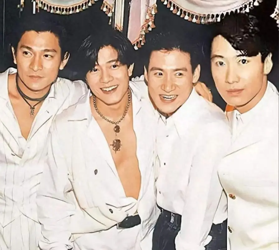 因投资亏损巨大，62岁的张学友开演唱会赚钱，因耳朵有病意外摔倒