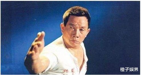 1984年,动作巨星刘家良某天突袭回家,30岁娇妻的男上司于家中坠亡!