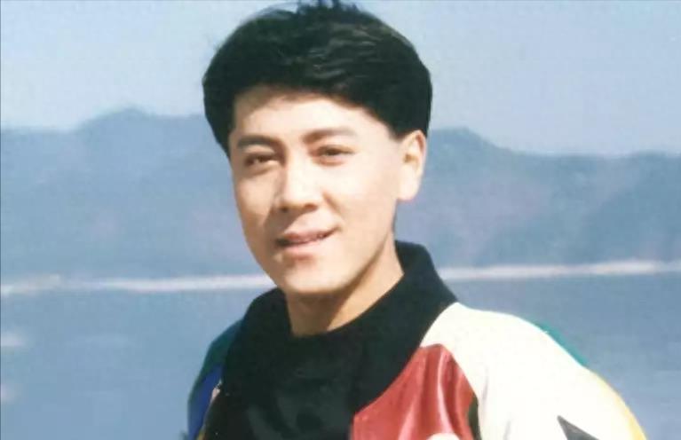 应被“开除”军籍的三位明星,贪财穿和服,一个比一个丢脸