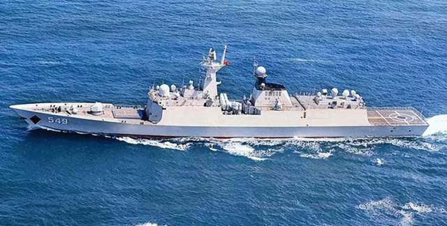054b型护卫舰:体量大坑位多,垂发导弹也先进 - 军事资讯(主打网)