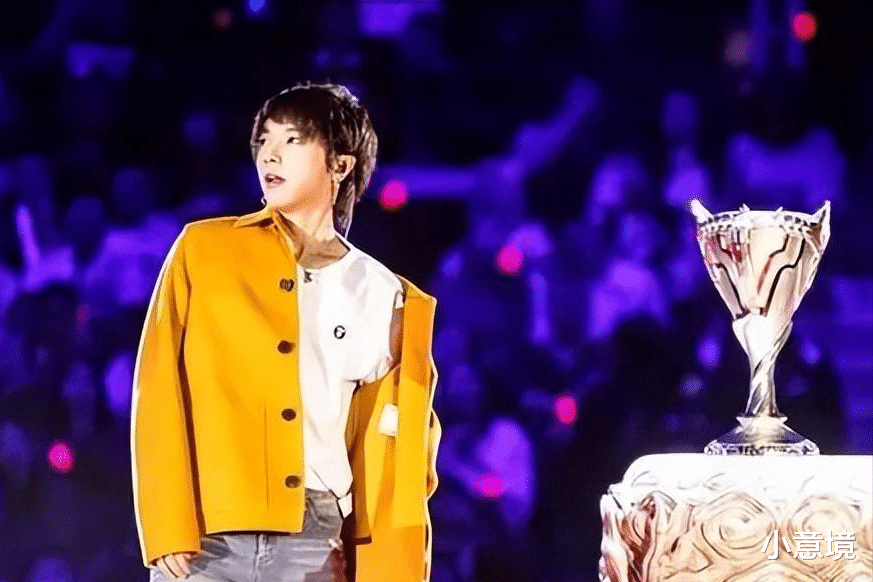 华晨宇|一场演唱会,“狂妄自封”的歌手华晨宇,“败光”了路人缘