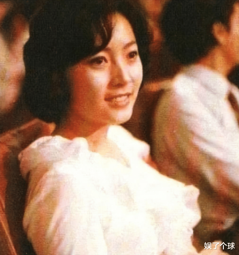 杜宪69岁还这么漂亮，发不白背不驼，丈夫陈道明却像老爷爷！