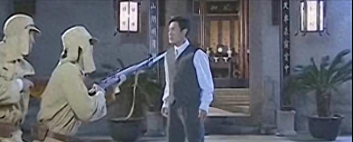 影视剧中这些让观众难以理解的剧情,导演真把观众当傻子啊