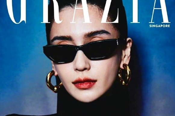 baby被封杀！儿子小海绵生病住院，黄晓明带女友出国快活...