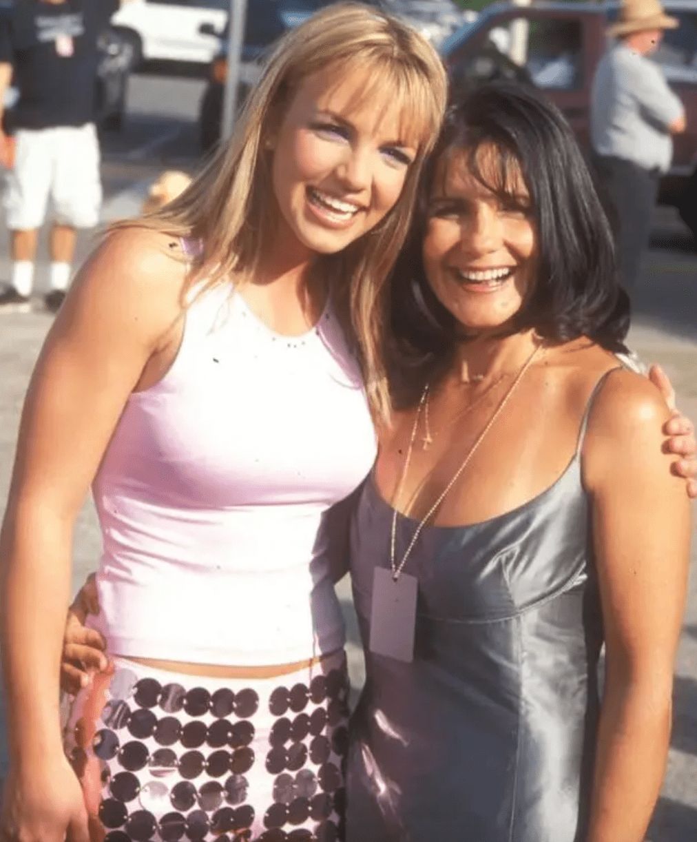 布兰妮父亲惨遭截肢,曾囚禁女儿13年强制其绝育的他被反噬了?