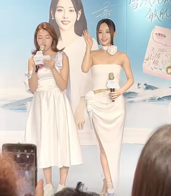 张嘉倪广州出席活动,说话温柔举止优雅,面部紧绷引发争议