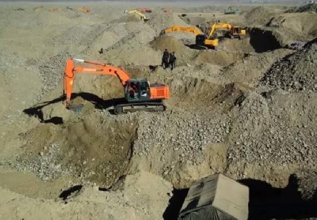 和田玉籽料|和田玉籽料原石开采的现场过程