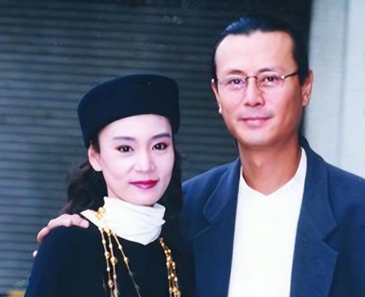 看到周海媚的结局,突然理解了开着电视睡觉的刘雪华