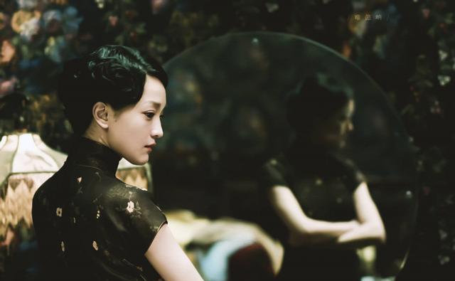 周迅|周迅:18岁时做“人体模特”,为艺术献身,一幅油画卖184万